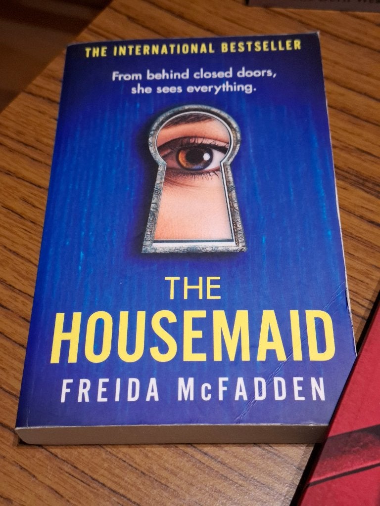 La femme de ménage, Enlèvement, Europe autre, Freida McFadden, Utilisé