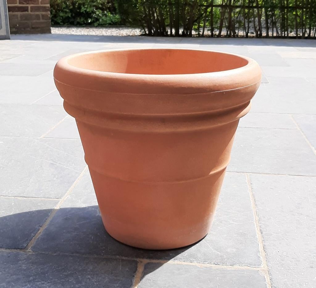 Te koop: Licht bruine bruine bloempot "De Florus Grace., Tuin en Terras, Bloempotten, Ophalen, Kunststof, Binnen