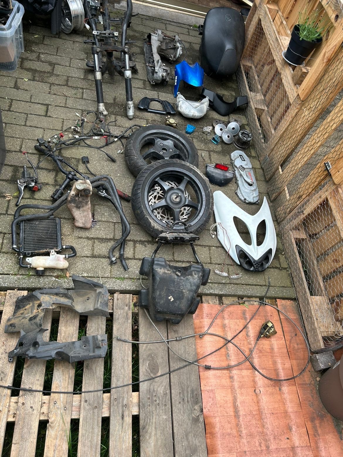 Dax en aerox onderdelen alles te samen weg, Vélos & Vélomoteurs, Cyclomoteurs | Marques Autre, Enlèvement, Comme neuf