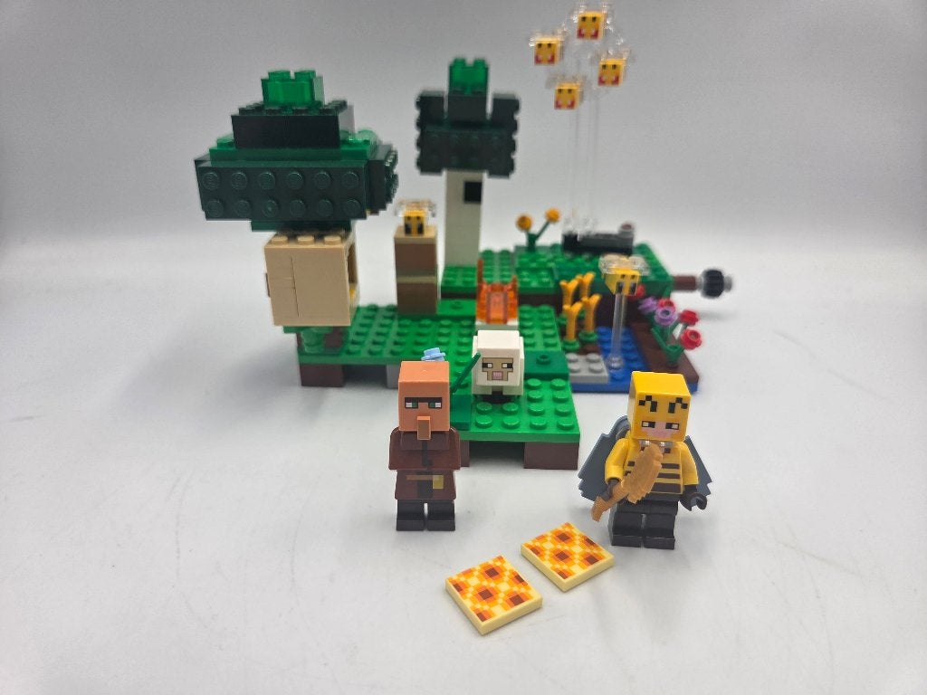 Lego Minecraft 21165 The Bee Farm, Minecraft, Lego, Ophalen of Verzenden, Zo goed als nieuw