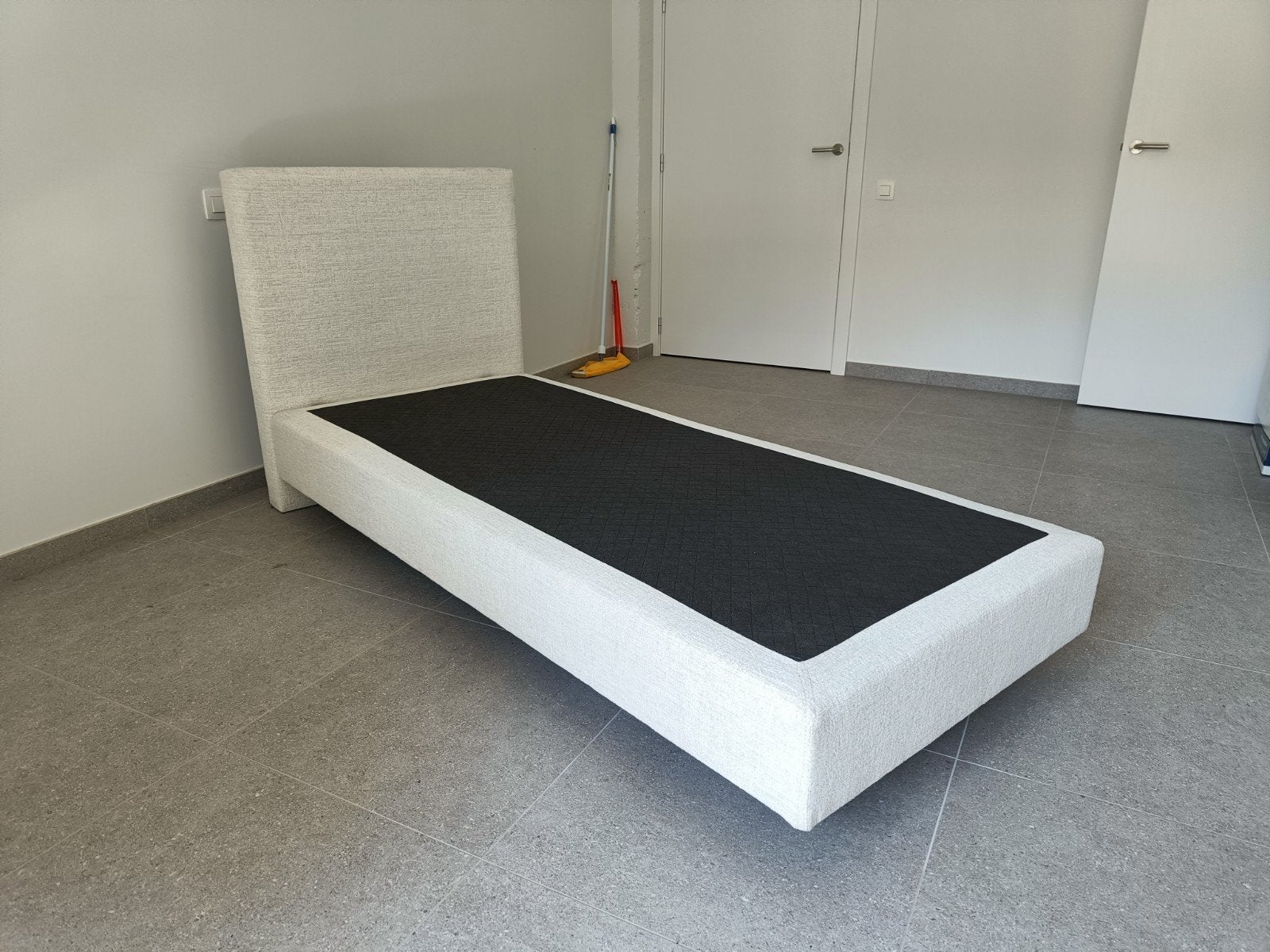 Te koop Box Spring, Enlèvement, 200 cm