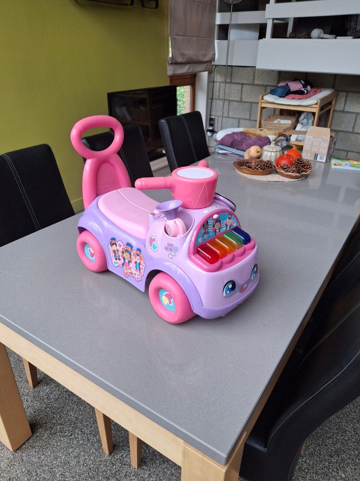 loopauto Fisher Price met muziek
