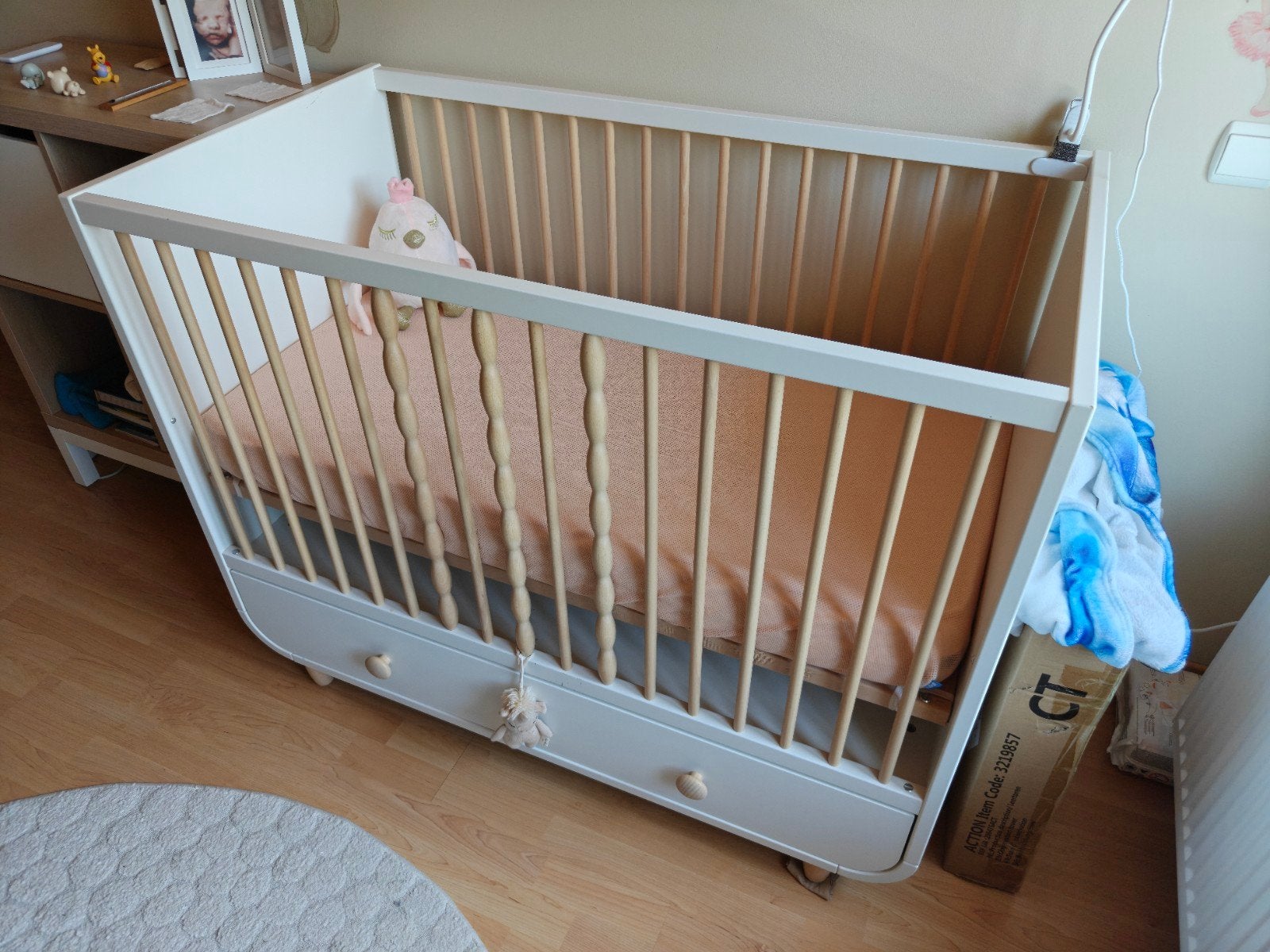 Lit bébé évolutif Ikea Myllra 60x120, Enfants & Bébés, Chambre d'enfant | Chambres d'enfant complètes, Enlèvement