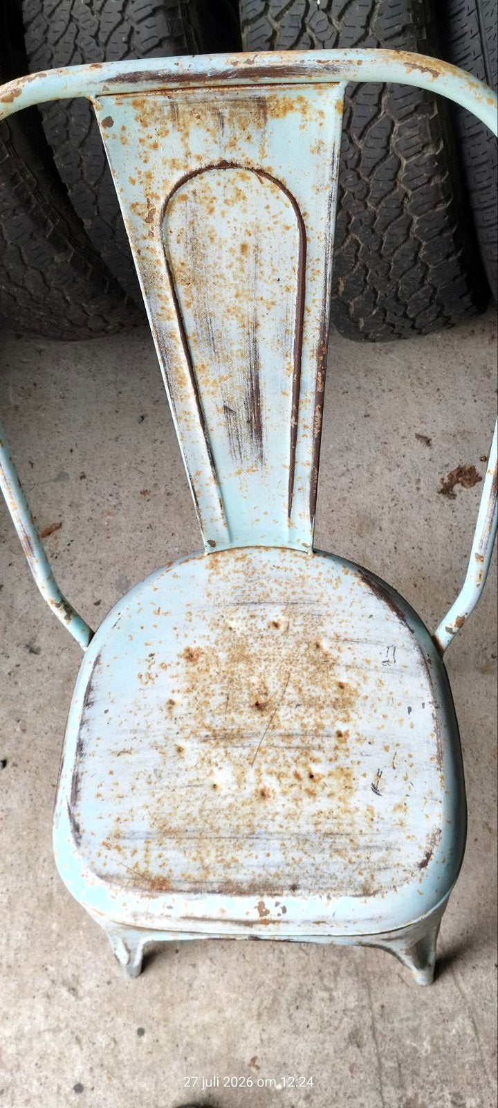 chaise industrielle, Enlèvement