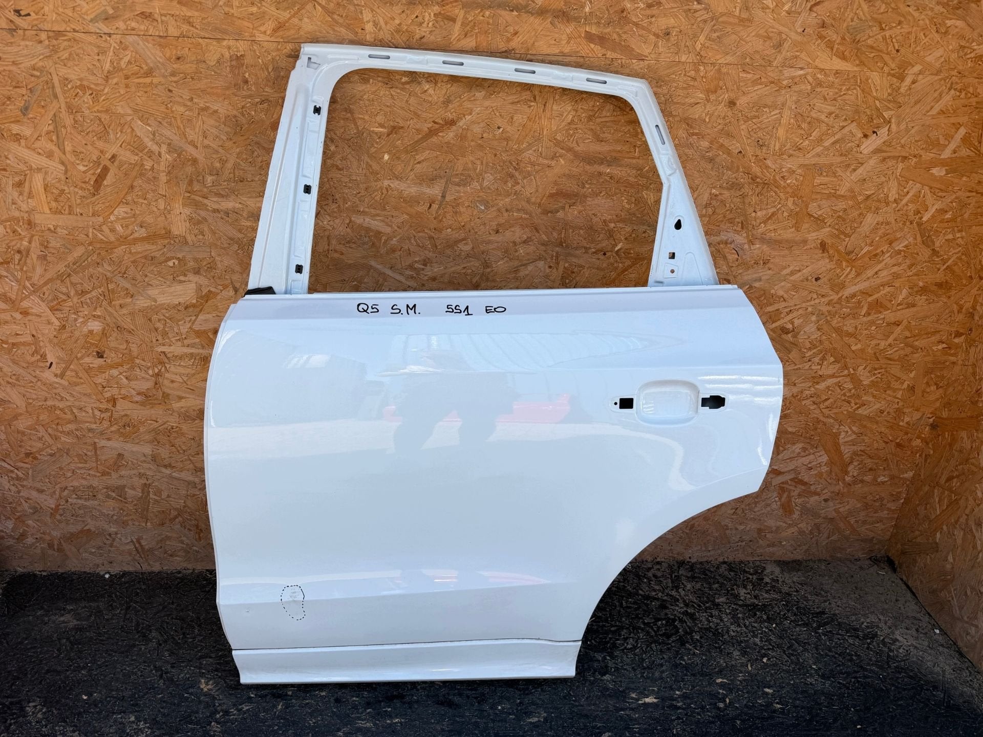 Porte gauche Audi Q5 2008-2016, AUDI AG, Auto-Union-Strasse 1
85045  Ingolstadt, DE, Audi, Utilisé
