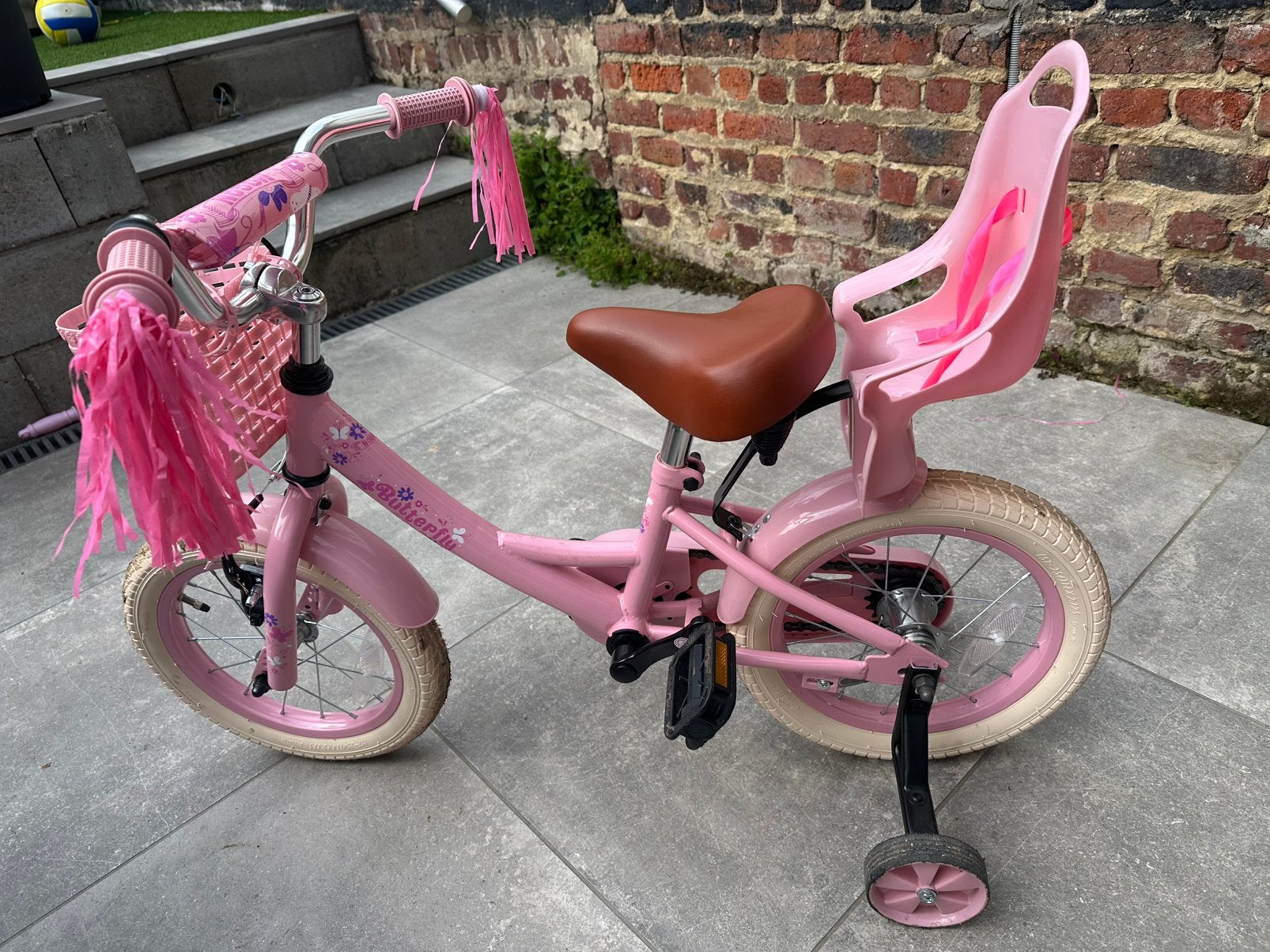 Roze kinderfiets 14 inch, Fietsen en Brommers, Fietsen | Kinderfietsjes, Zo goed als nieuw, Zijwieltjes, Ophalen