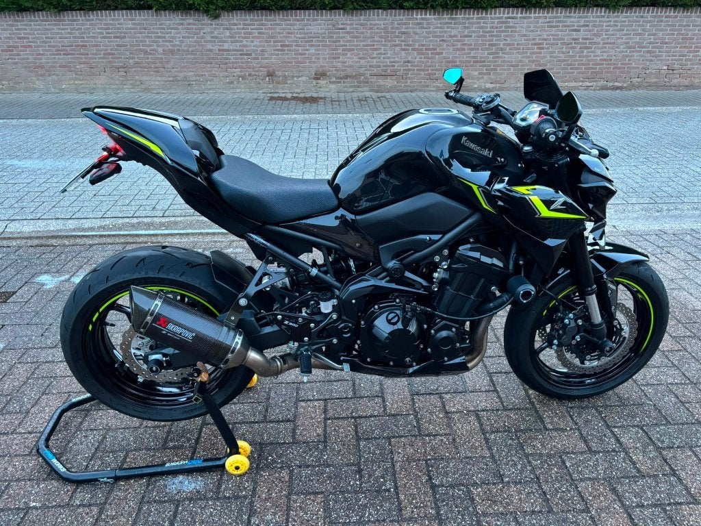 kawasaki Z900 PERFORMANCE PACK nieuwstaat, Motoren, Motoren | Kawasaki, LED Verlichting, Occasion, Particulier, Handgeschakeld