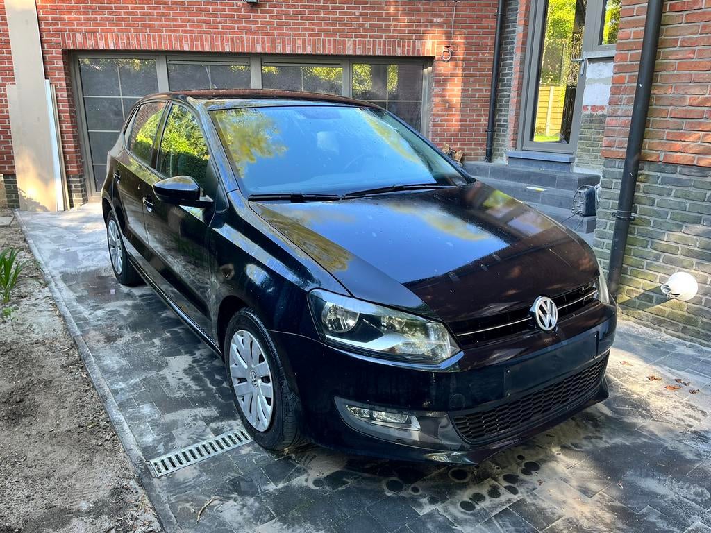 VW POLO 1.6 TDI 2011 NAVI, Auto's, Voorwielaandrijving, Euro 5, Stof, Zwart