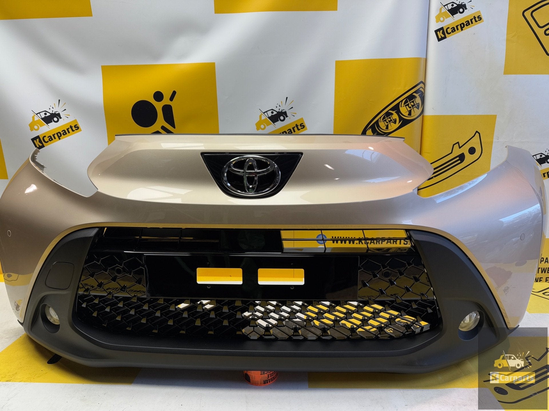 Toyota Aygo Avec PDC, Info@fabrikant.eu, Fabrikant BV, Pare-chocs, Fabrikantstraat 1
1000 AA  Amsterdam, NL