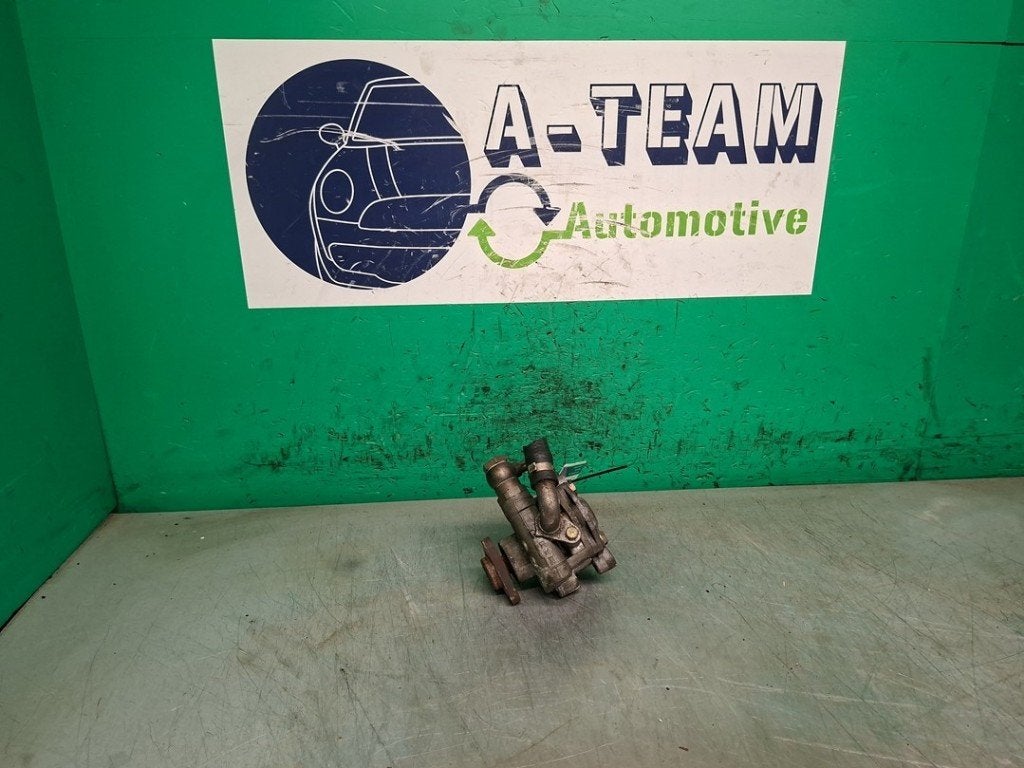 POMPE DE DIRECTION Passat Variant (3B5) (|8D0145156L|), Utilisé, Volkswagen