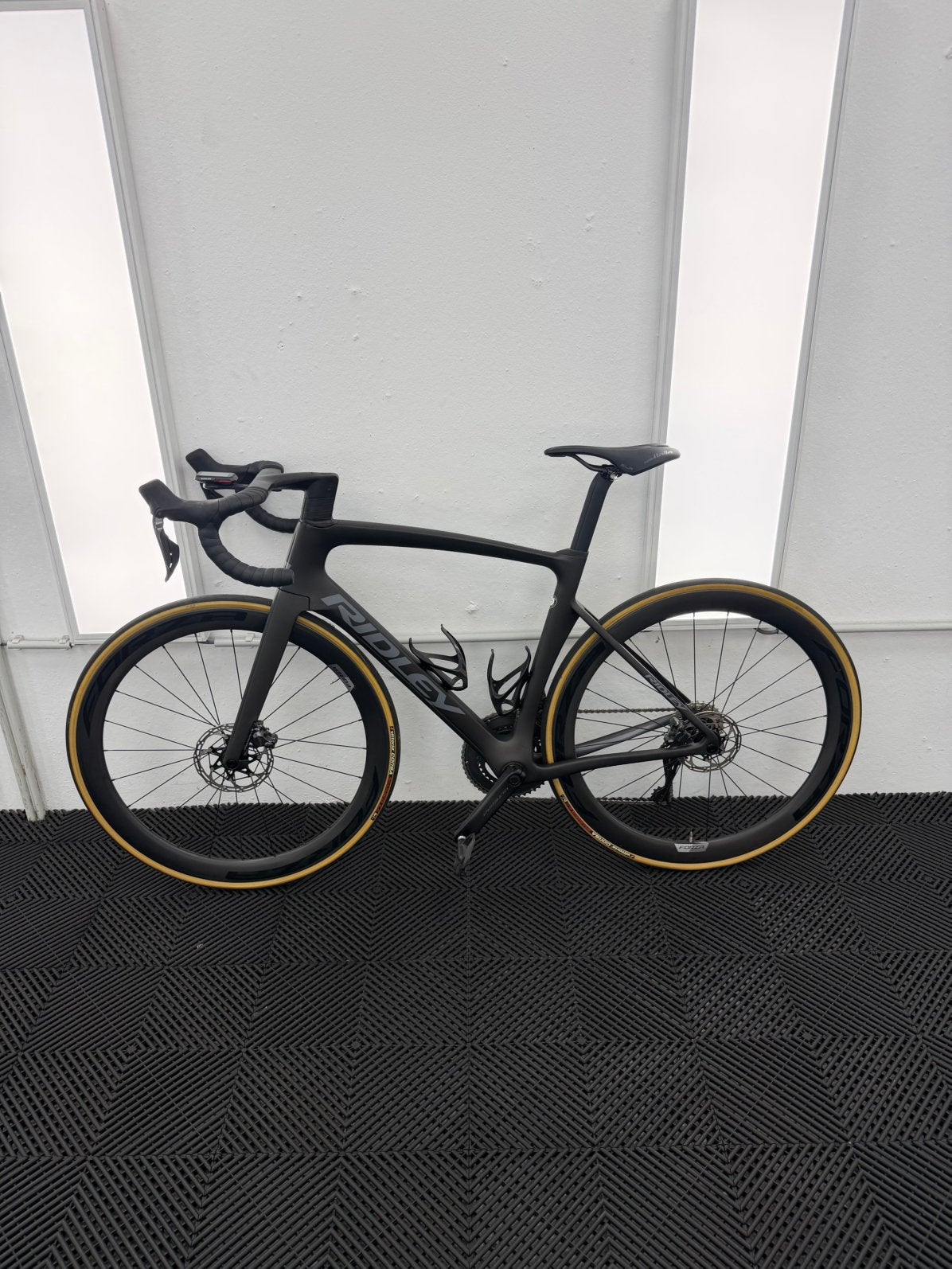 Ridley Noah Fast Disc 2024–Ultegra Di2–Full Carbon – Nieuw, Enlèvement, Comme neuf, Carbone