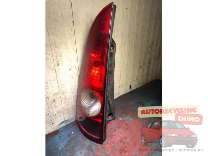 Achterlicht links van een Renault Espace, Gebruikt, -, Renault, -