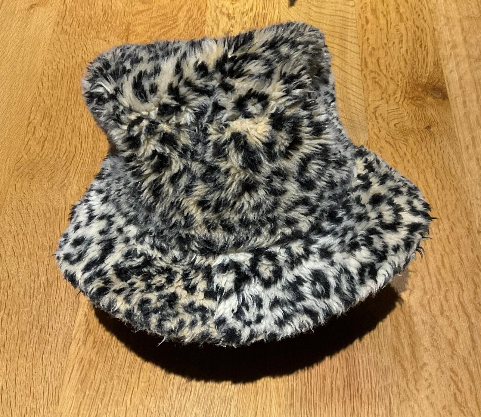 Chapeau pour femme, chapeau en fausse fourrure, Vêtements | Femmes, Bonnets, Écharpes & Gants, Enlèvement ou Envoi, Comme neuf