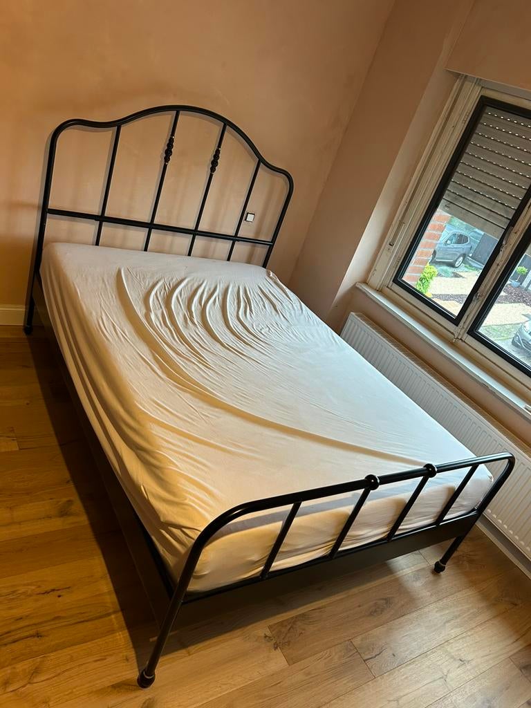 Twijfelaar bed + matras, Huis en Inrichting, Ophalen, Zwart, 140 cm, Zo goed als nieuw