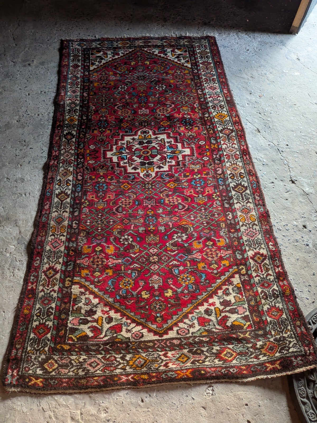 tapis persan, Enlèvement
