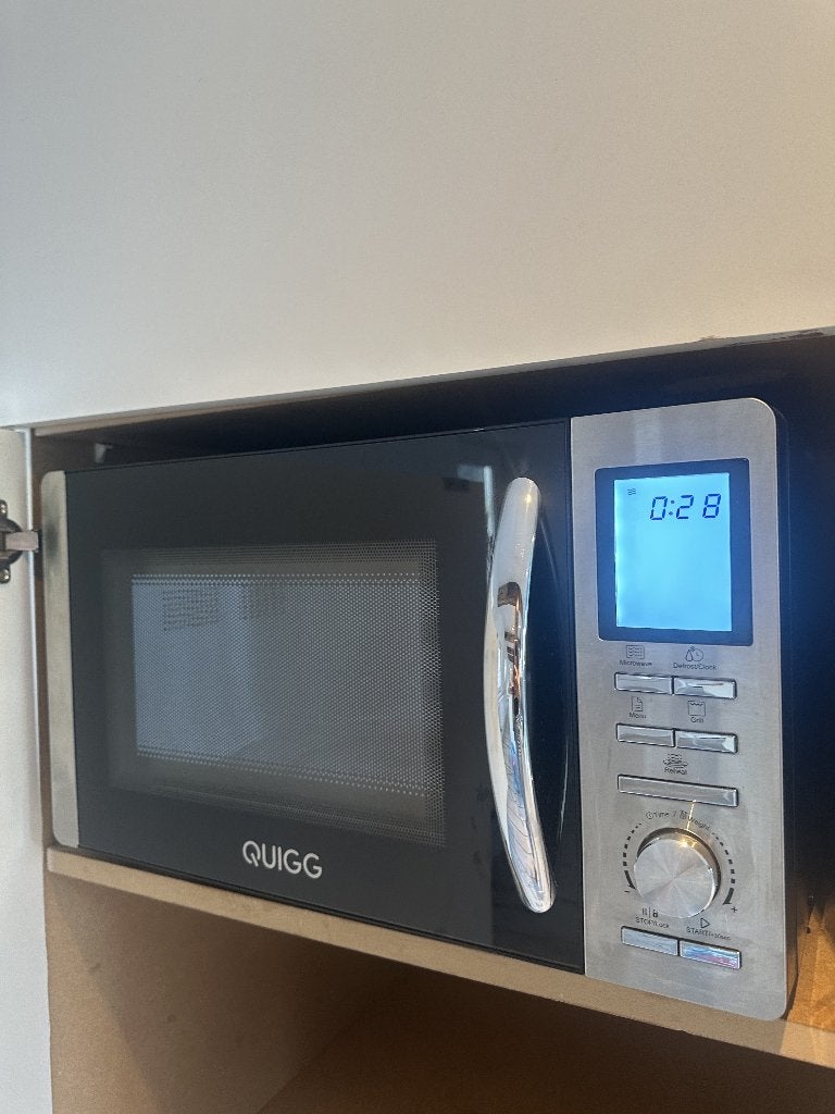 Micro-ondes QUIGG, Elektronische apparatuur, Microgolfovens, Ophalen, Gebruikt, Microgolfoven, Tussenbouw