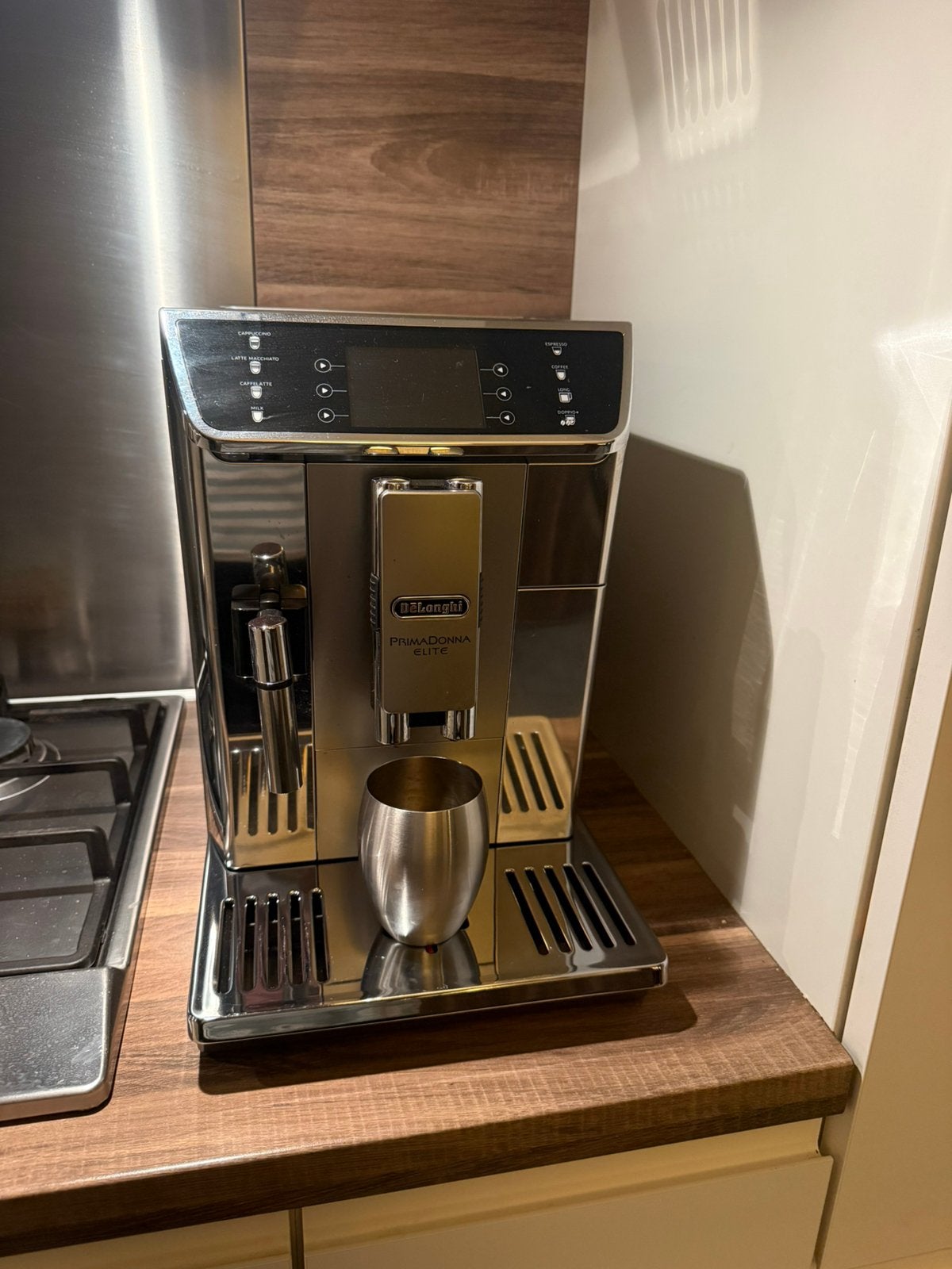 Delonghi Primadonna Elite, Réservoir d'eau amovible, Enlèvement ou Envoi, Café en grains, Comme neuf