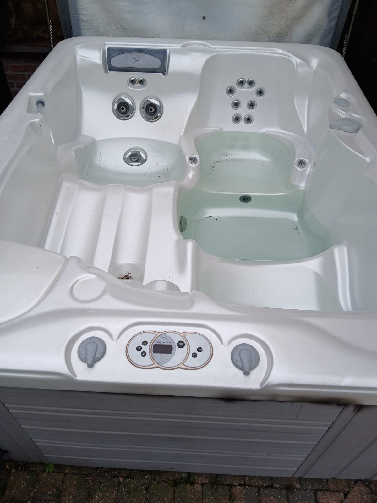 Jacuzzi Gratis af te halen, Ophalen, Gebruikt, Afdekzeil, Vast