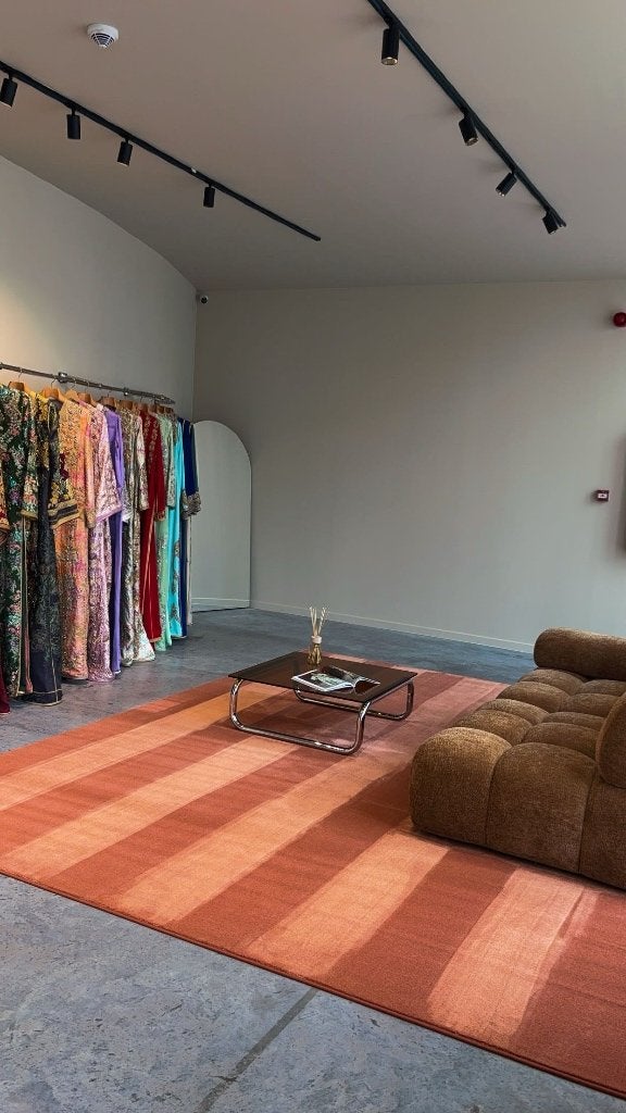 Tapis haut de gamme couleur corail. 300x400, Maison & Meubles, Maison & Meubles | Autre, Enlèvement ou Envoi