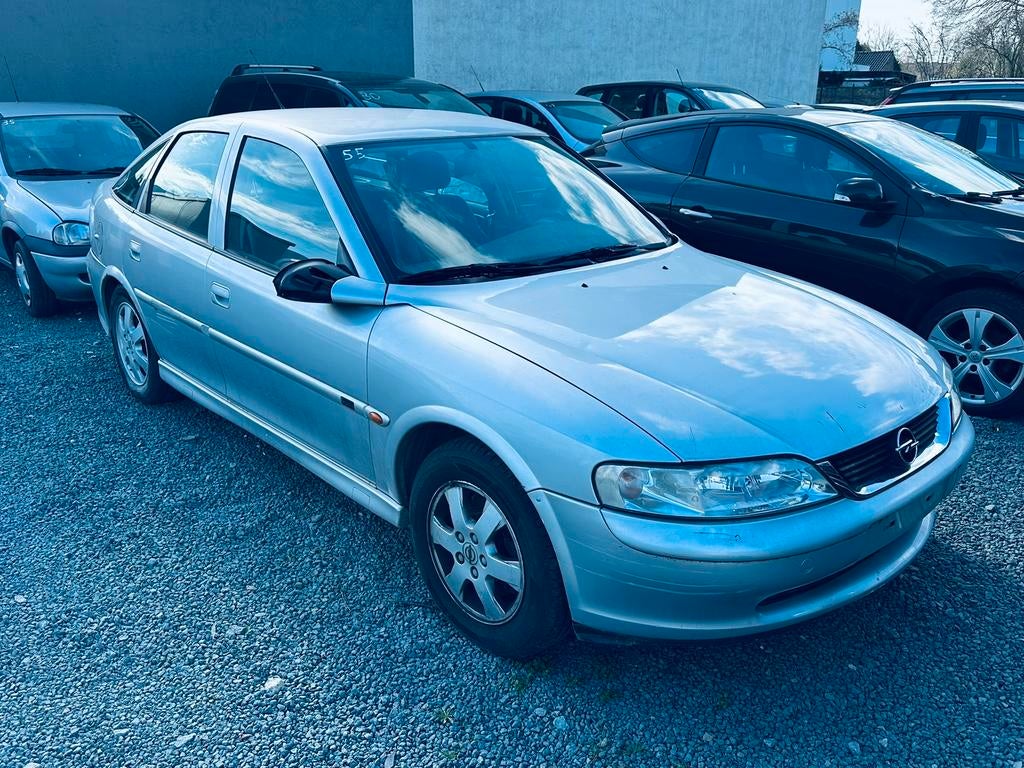 Opel vectra 1.6 benzine automaat 97.000km, Auto's, Automaat, Vectra, Bedrijf, Te koop