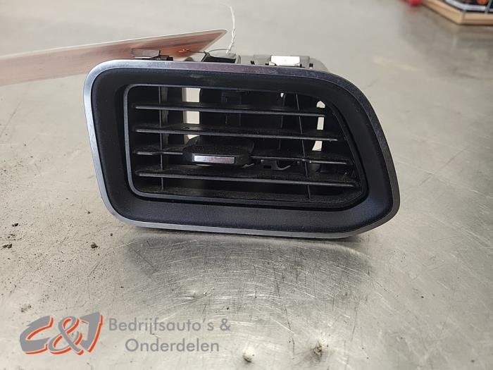 Grille aération tableau de bord d'un Nissan Interstar, -, 3 mois de garantie, Utilisé, -