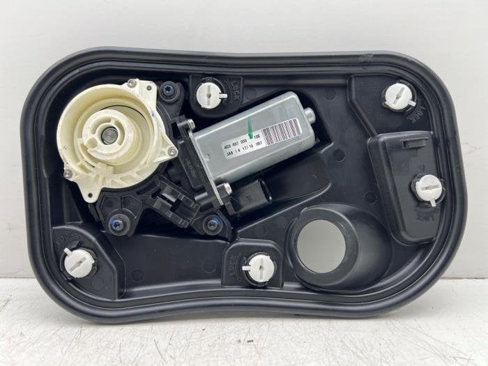 Sluithulpmotor portier links-voor van een Audi A6, Gebruikt, -, -, -