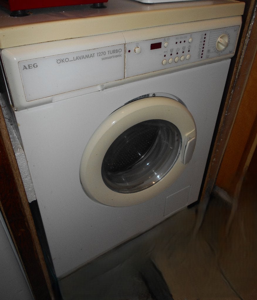 LAVE-LINGE + SECHE-LINGE 2 EN 1 AEG ÖKO LAVAMAT, 1200 à 1600 tours, 6 à 8 kg, Programme lavage à la main, Chargeur frontal
