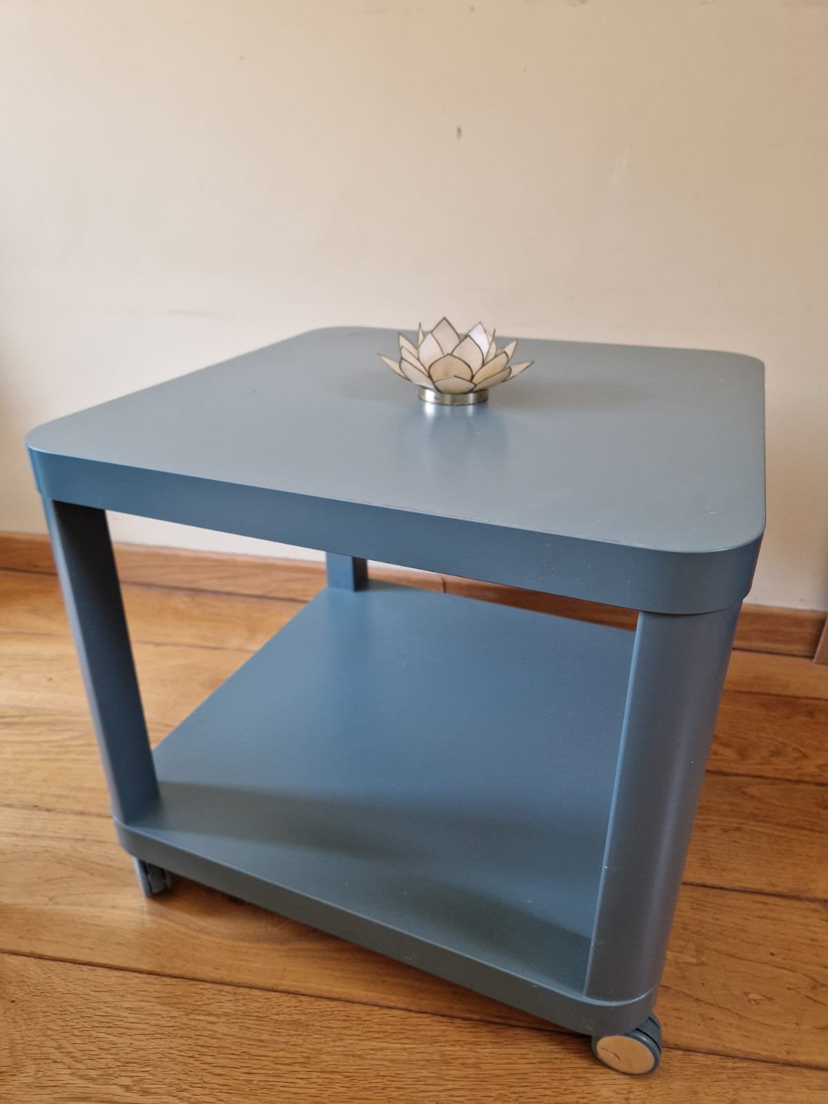 IKEA TINGBY Side Table with Wheels, Maison & Meubles, Tables | Tables d'appoint, Comme neuf, Enlèvement