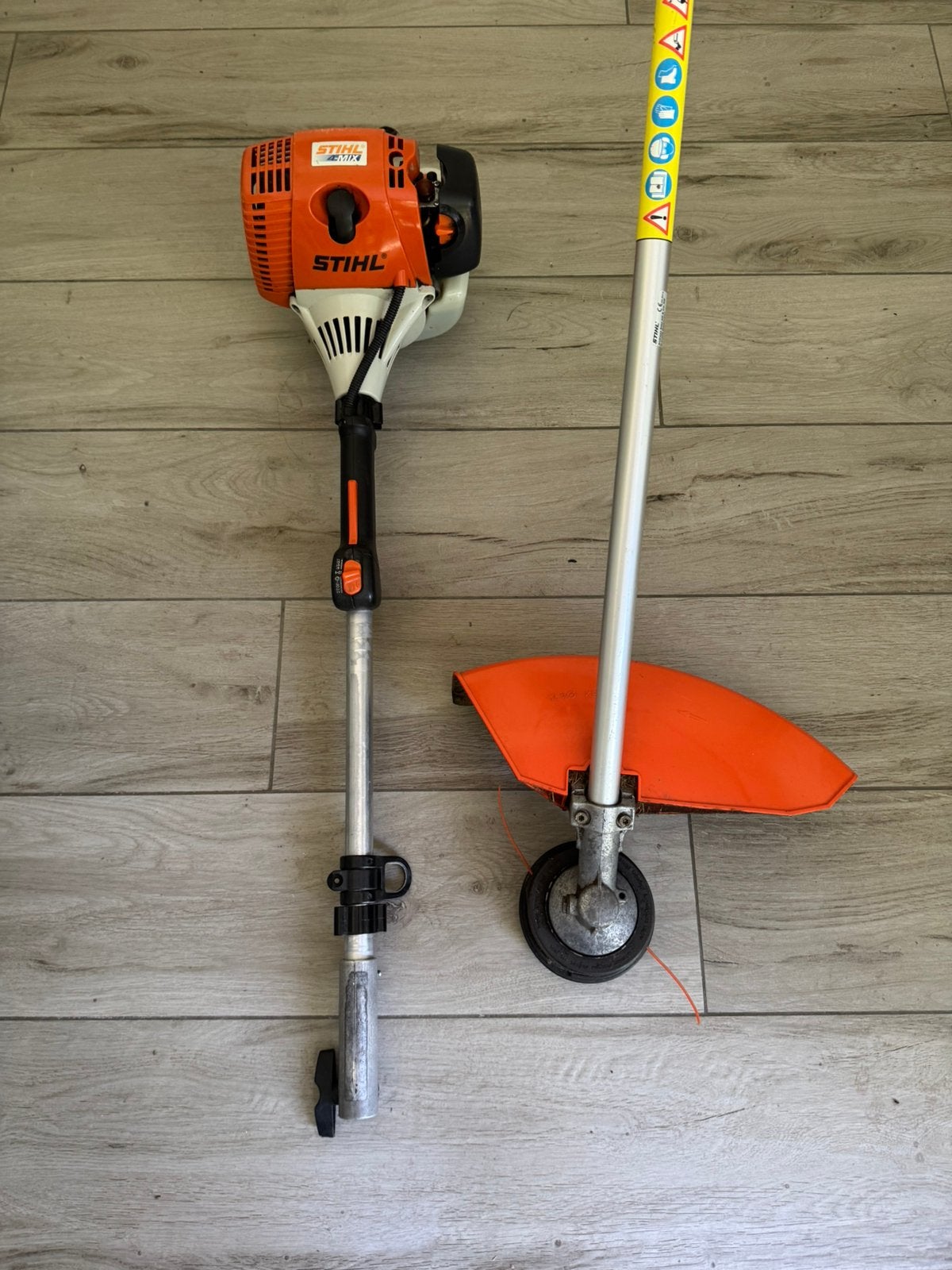 Stihl Combisystème avec outil coupe bordure, Enlèvement, Comme neuf