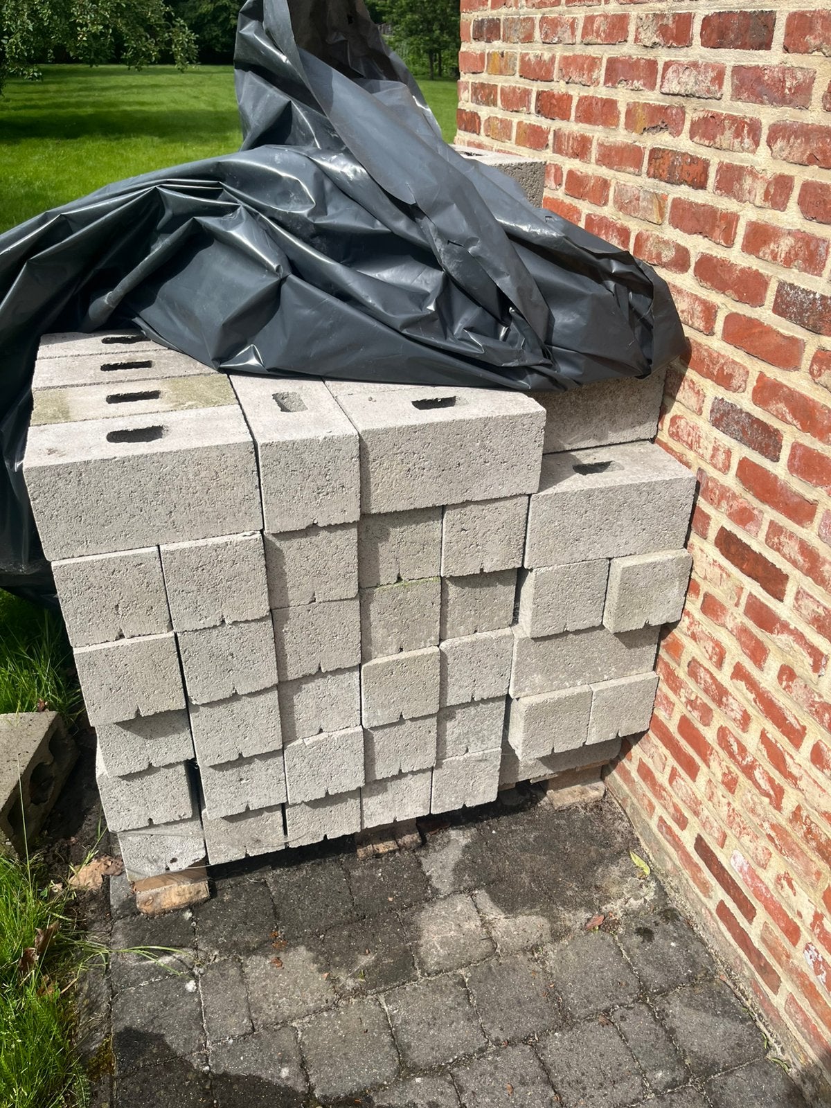 Beton blokken hol +- 120 stuks 29x14x14, Ophalen, Zo goed als nieuw, Beton