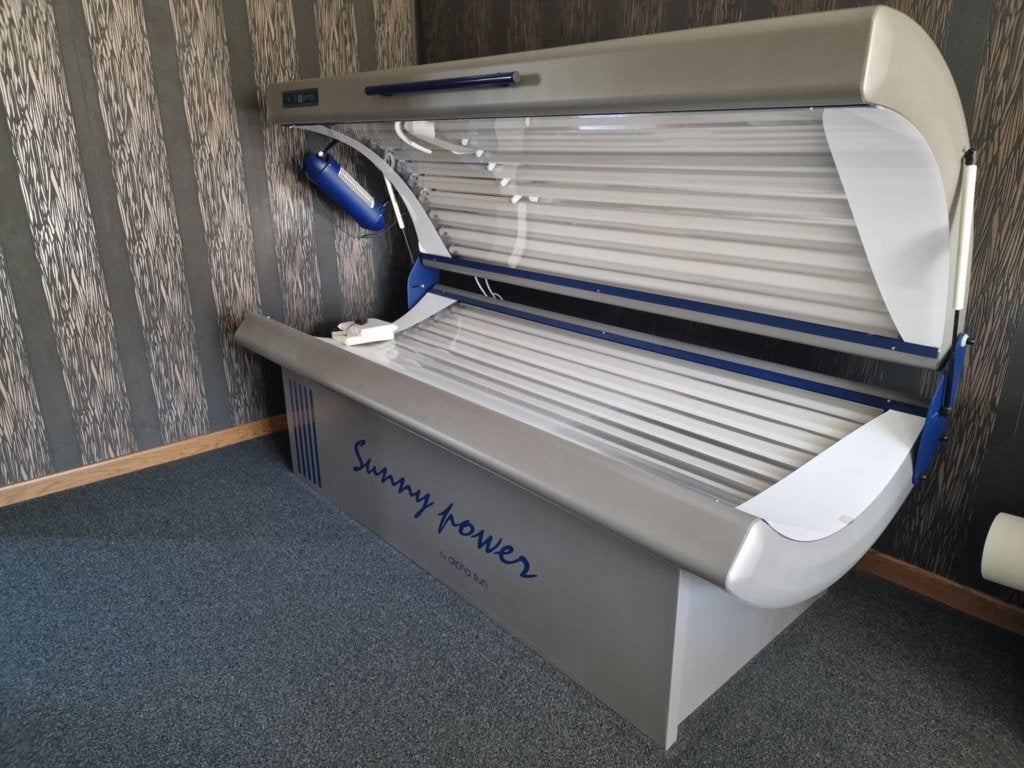 Zonnebank Sunny power, Electroménager, Solarium, Banc solaire & Bronzage facial, Enlèvement, Comme neuf, Banc solaire double, 15 lampes ou plus