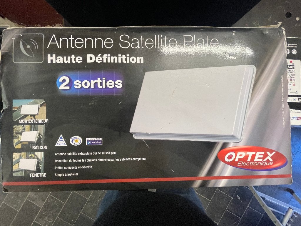Antenne satellite électrique Optimex + pied, TV, Hi-fi & Vidéo, Enlèvement ou Envoi, Neuf, Antenne (parabolique), Autres marques