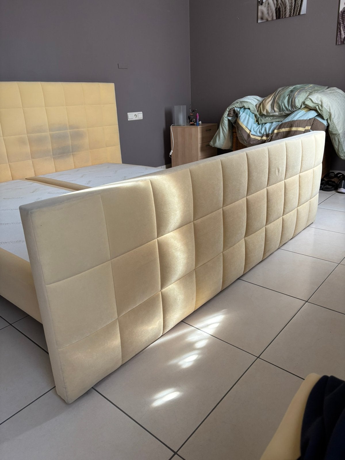 Gratis bed 180*200cm met boxsprings., Huis en Inrichting, Ophalen, Gebruikt, Geel, Tweepersoons