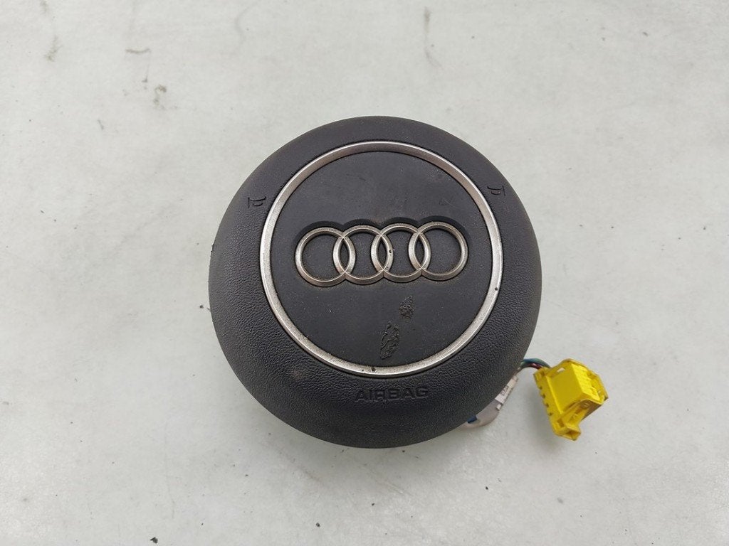 AIRBAG VOLANT Audi A3 Sportback (8YA) (01-2019/-), Autos : Pièces & Accessoires, Auto-Union-Straße  1,
85057  Ingolstadt, DE, Info@audi.de