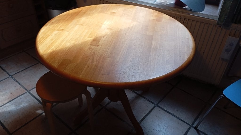 Table ronde de cuisine en bois, Quatre personnes, Rond, Comme neuf, 100 à 150 cm