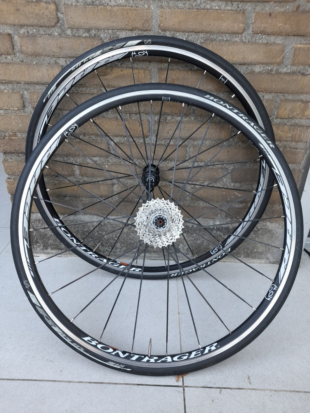 voor en achterwielen "Bontrager" 28 inch, Fietsen en Brommers, Ophalen