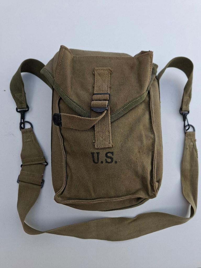 US WO2 GP musette bag 1943 met riem 1942, Verzamelen, Ophalen of Verzenden, Landmacht, Overige typen