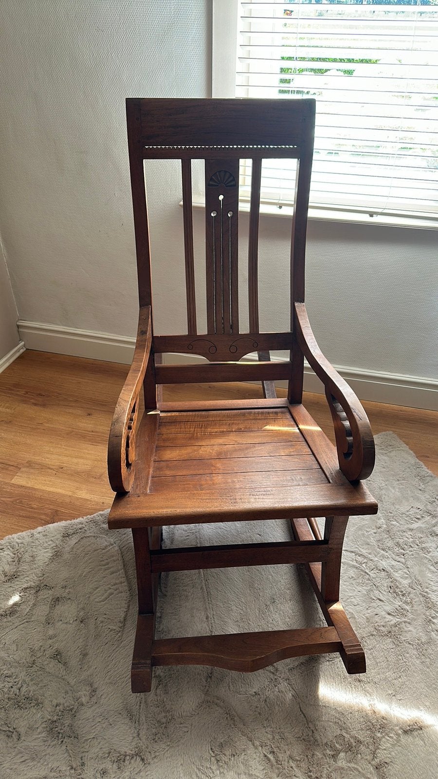 Teak houten schommelstoel, Antiek en Kunst, Ophalen