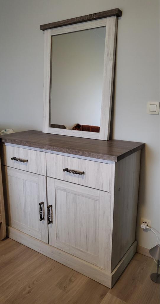 Moderne houten commode met spiegel, Ophalen