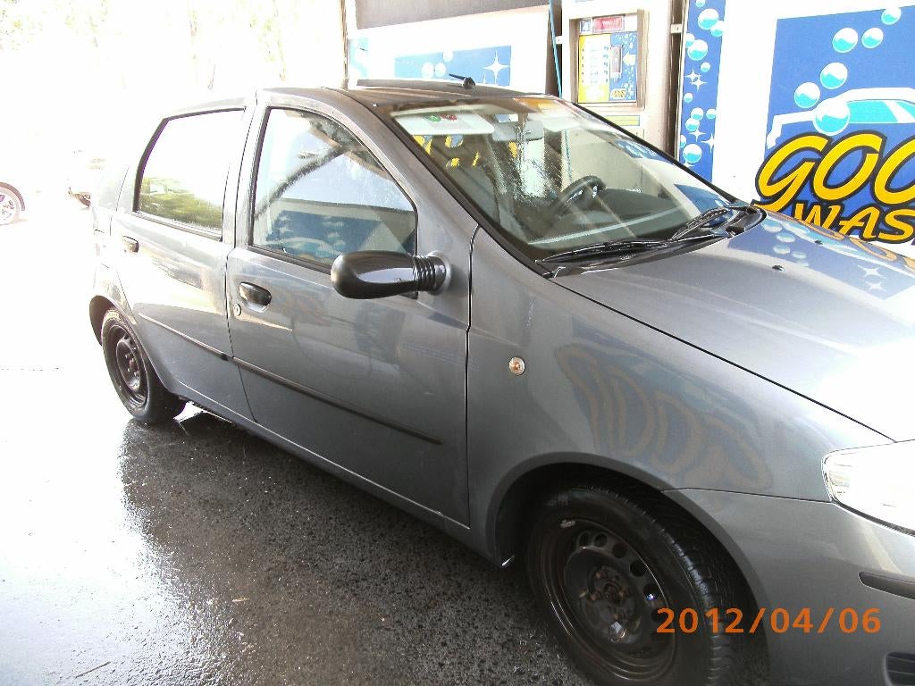 Fiat Punto a vendre ou échange, Autos, Argent ou Gris, 5 portes, 5 places, Particulier