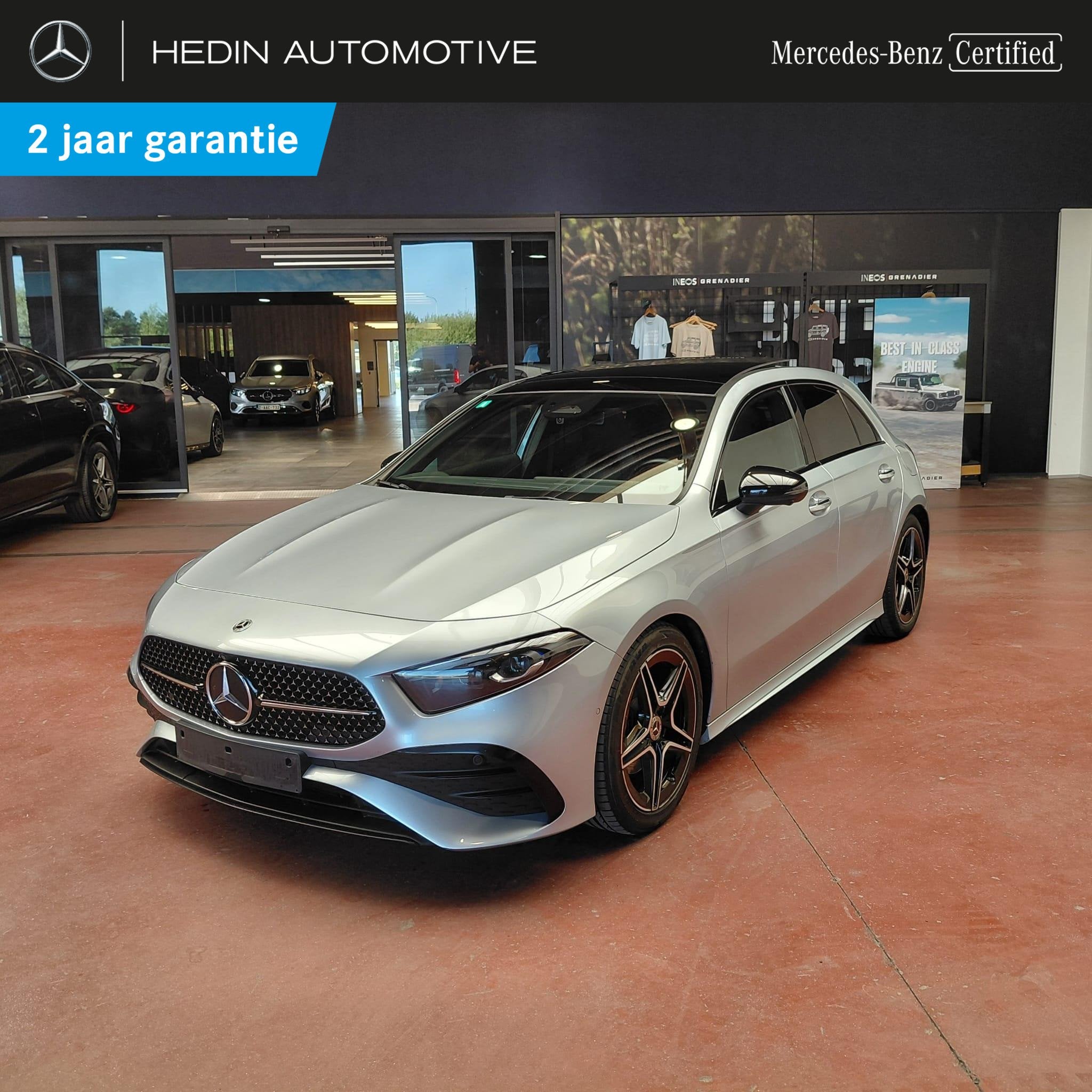 Mercedes-Benz A-klasse 180 Hatchback AMG Line | Panoramisch, Autos, Mercedes-Benz, Achat, 1340 kg, Entreprise, Entretenue par le concessionnaire