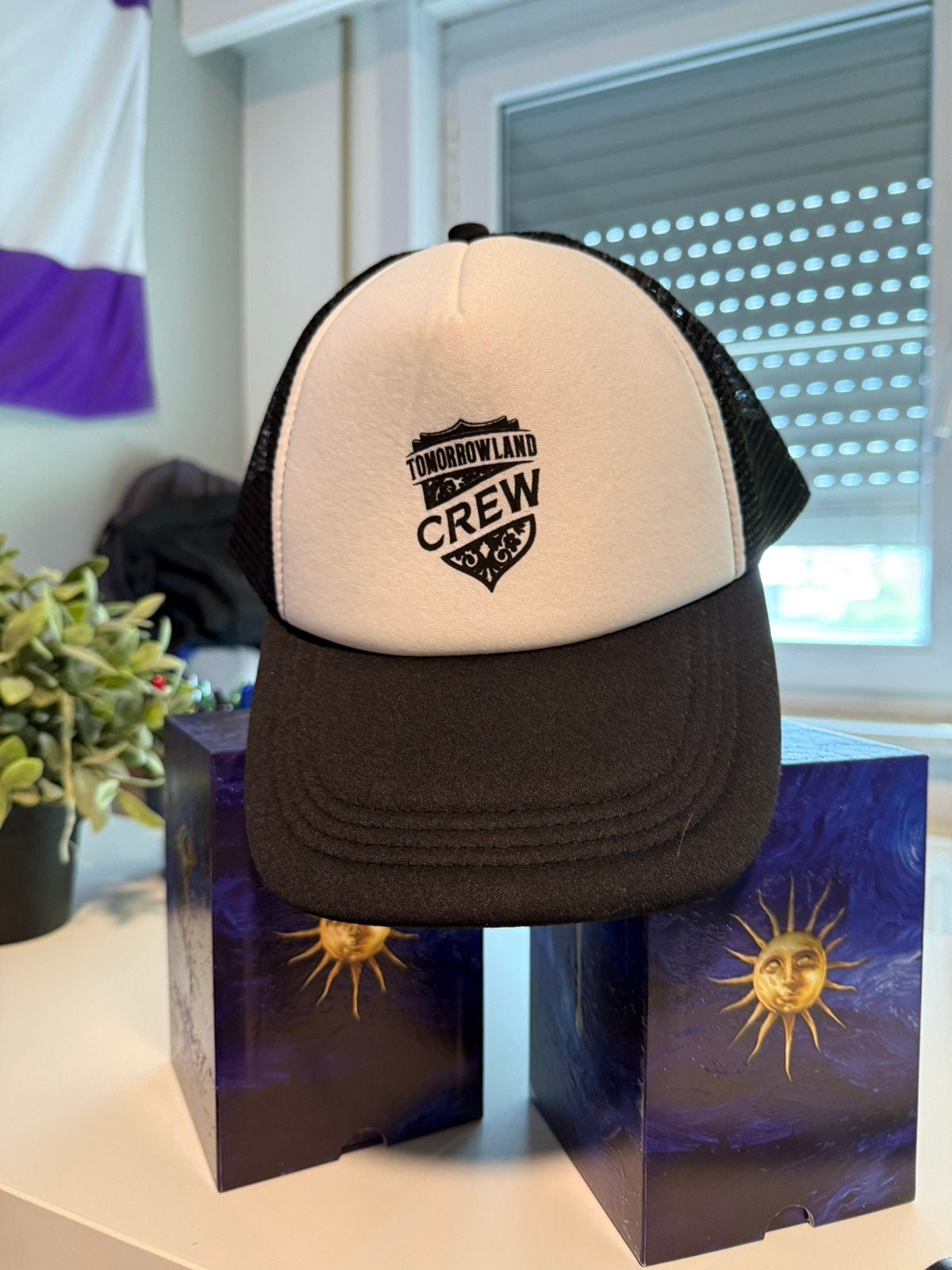 Tomorrowland crew pet 2026, Ophalen of Verzenden, Zo goed als nieuw, Pet