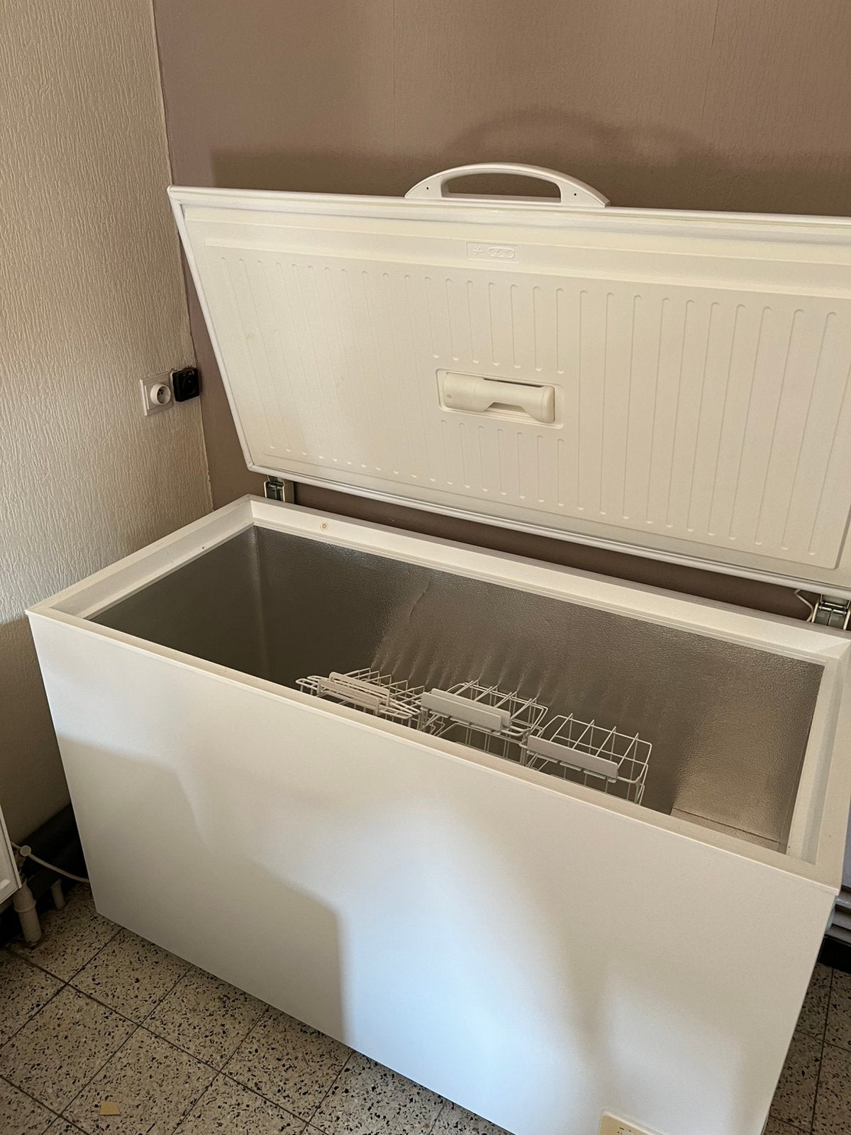 Diepvrieskoffer merk Zanussi 400 liter, Elektronische apparatuur, Vriezers en Diepvrieskisten, Ophalen, Gebruikt, Vrijstaand, Vrieskist