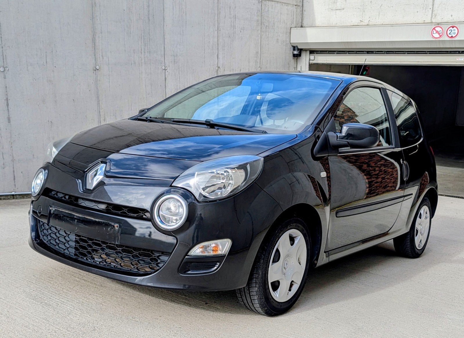RENAULT TWINGO II FASE 2 1.2 BENZINE 3 DEUREN

 Ann, Zwart, Bedrijf, 3 cilinders, 56 kW