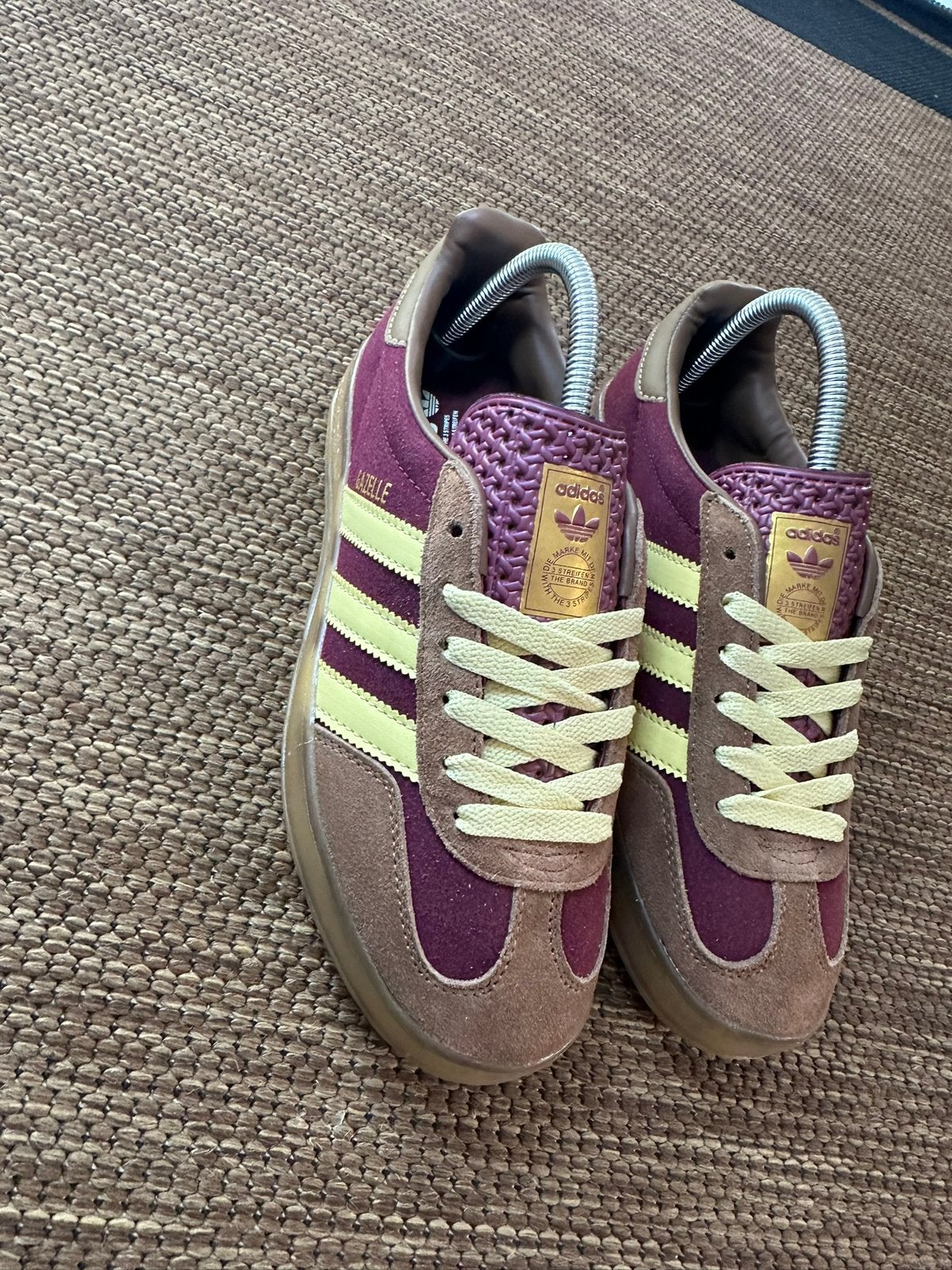 adidas gazelle indoor bordeaux taille 38 et 39, Vêtements | Femmes, Enlèvement ou Envoi, Comme neuf