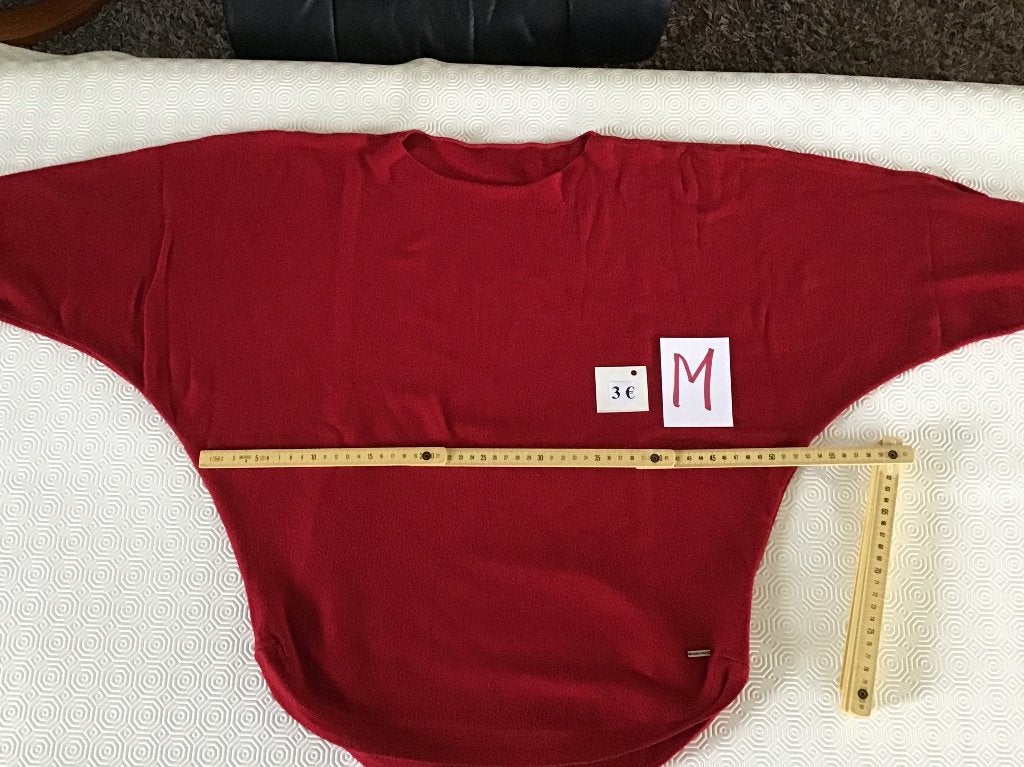 pull rouge pour femme taille M à 3 euros, Vêtements | Femmes, Pulls & Gilets, Enlèvement ou Envoi, Comme neuf, Taille 38/40 (M)