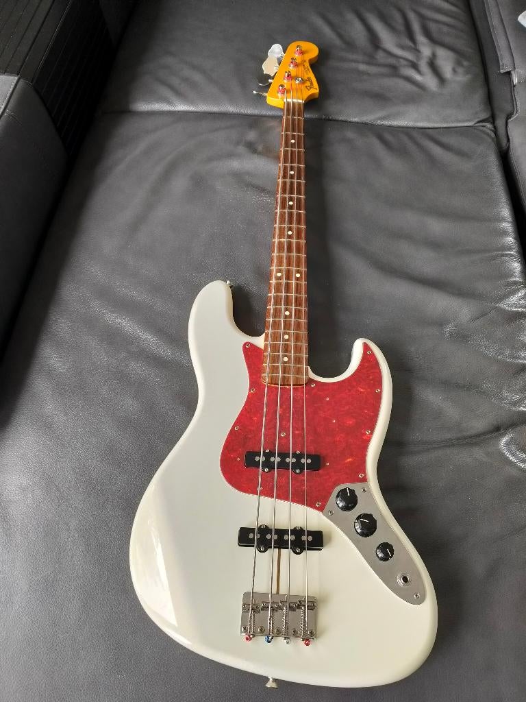 JAZZ BASS FENDER TRADITIONAL 60's  japonaise, Musique & Instruments, Enlèvement, Comme neuf, Électrique