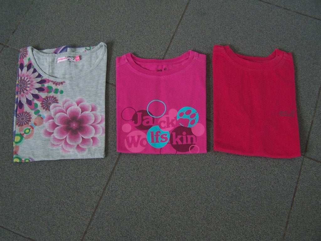 T-shirts Desigual & Jack Wolfskin filles—tailles 128,140,164, Enfants & Bébés, Vêtements enfant | Taille 128, Enlèvement ou Envoi