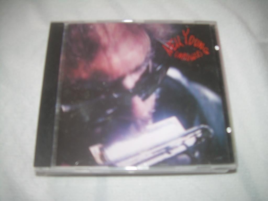 CD - NEIL YOUNG - UNPLUGGED, Ophalen of Verzenden, 1980 - 1989, Zo goed als nieuw