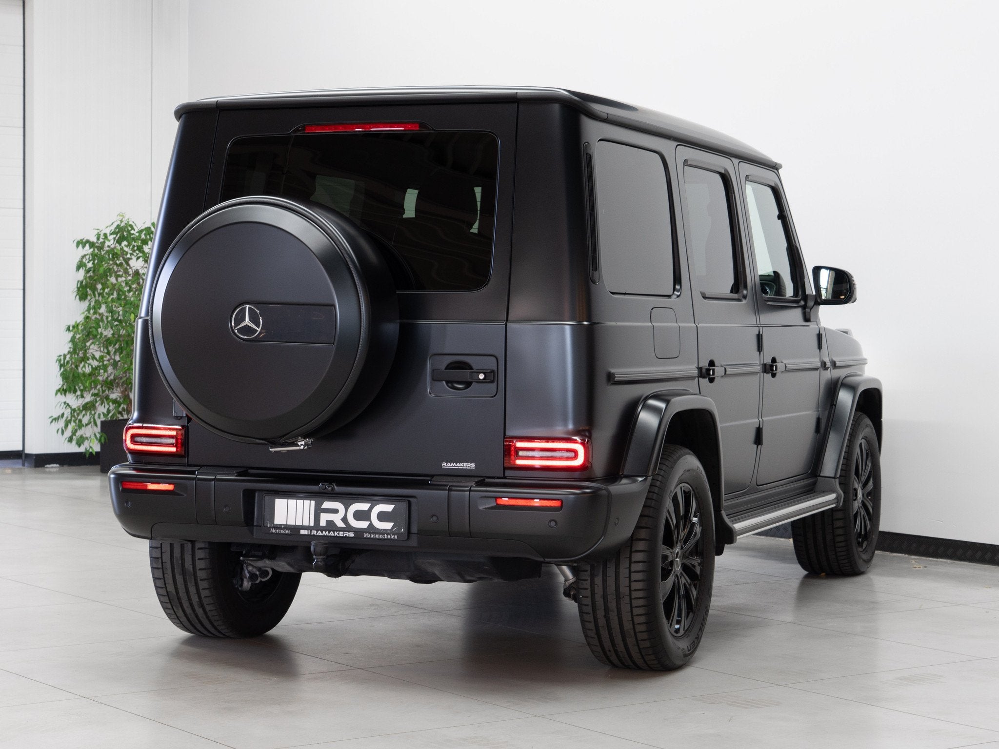 Mercedes-Benz G-Klasse 450 d EXCLUSIVE-line Night Carbon Sch, Autos, Mercedes-Benz, Cuir, Achat, 2989 cm³, Entreprise